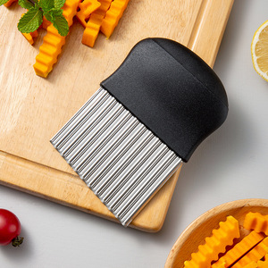 Cuchilla Ondulada para Cortar Patatas Fritas, Cortador de Verduras y Patatas Onduladas de Acero Inoxidable, Cuchillo Ondulado para Patatas Fritas, Rebanador de Patatas Fritas para Zanahorias y Cebollas - Product Image 4