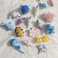 Poupées en peluche faites à la main au crochet, requins et méduses tricotés, jouets mignons d'animaux marins de dessin animé, porte-clés en peluche, pendentif pour sac à main, porte-clés