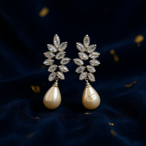 Orecchini Pendenti in Cristallo Pierla Placcati in Oro Bianco con Forma a Fiore e Incastonatura a Castone, Stile Classico da Sposa per Donne, Placcati in Oro 18K - Product Image 2