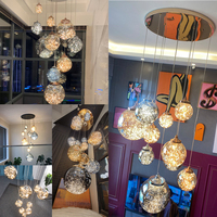 Luminaire suspendu moderne MEIYUN Globe Star en verre coloré pour plafond haut, idéal pour les escaliers