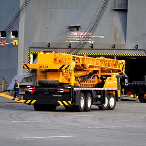 Grúa Móvil Hidráulica XCT60-Y1 de 60T y 4 Ejes para Reparación de Puentes y Trabajos de Manipulación de Materiales de Construcción Comercial - Product Image 3