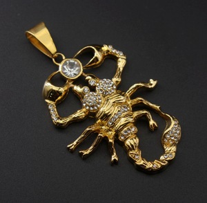 Hip Hop Iced Out Scorpion Dainty 18K chapado en oro impermeable de acero inoxidable joyería de moda colgante collares hombres venta al por mayor 2024 - Product Image 3