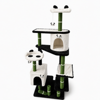 Adorable arbre à chat multi-niveaux Panda en bambou avec poteaux à gratter en sisal, hamac en peluche et jouet suspendu pour chats d'intérieur