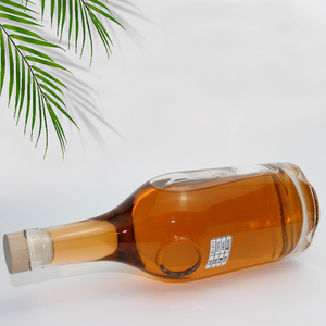 Botella de Vidrio Premium Moderna y Elegante de 500ml y 750ml para <span class=keywords><strong>Mezcal</strong></span>, Whisky, Vodka, Ginebra y Ron, con Tapa de Rosca, Muestra Gratis, Venta al Por Mayor - Product Image 6
