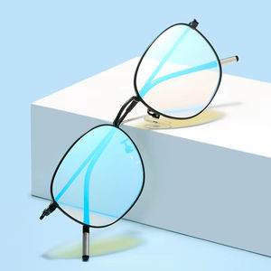 2025 moda hombres mujeres rojo y verde Color ciego anteojos correctivos Metal marco redondo Colorblind Color-<span class=keywords><strong>gafas</strong></span> débiles - Product Image 2