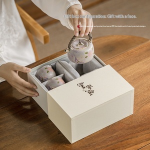 Juego de Té de Cerámica Pintado a Mano, Una Tetera y Dos Tazas, con Diseño de Crisantemo Bajo Esmalte, Ideal como Regalo, en Caja de Regalo, Juego Pequeño - Product Image 2