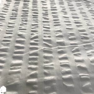 100% <span class=keywords><strong>Seersucker</strong></span> di <span class=keywords><strong>cotone</strong></span> con strisce goffratte tinto a bolle di tessuto per biancheria da letto Hotel utilizzare come borsa di rivestimento o tessuto per la casa - Product Image 2