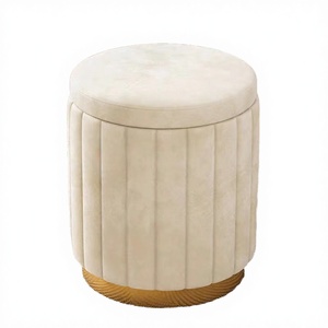 Pouf de chambre moderne de luxe au design nordique, revêtement en velours avec base métallique, best-seller, pouf contemporain en tissu - Product Image 2