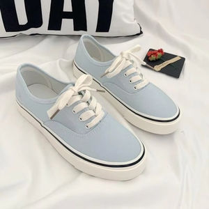 รองเท้าลำลองแบบสปอร์ตพื้นผิวด้านสไตล์เยอรมัน รุ่นใหม่ ปรับแต่งโลโก้ได้ สำหรับผู้ชายและผู้หญิง เหมาะสำหรับเล่นสเก็ตบอร์ด - Product Image 3