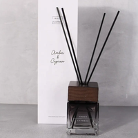 Diffuseur de roseau en verre carré de haute qualité 100ml 200ml ensembles aromathérapie de parfum de maison longue durée avec boîte d'emballage personnalisée