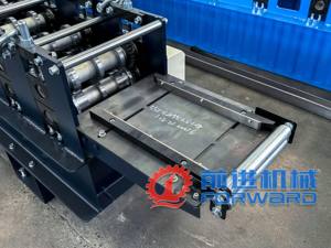 Machine de profilage à froid pour montants et rails en U pour cloisons sèches, avec moteur de 7,5 kW et vitesse de roulement de <span class=keywords><strong>40</strong></span> m/min, compatible PLC et roulements - Product Image 5