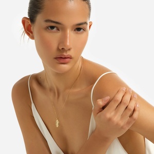 Collier pendentif <span class=keywords><strong>en</strong></span> <span class=keywords><strong>or</strong></span> <span class=keywords><strong>18</strong></span> <span class=keywords><strong>carats</strong></span>, étanche, colliers <span class=keywords><strong>en</strong></span> <span class=keywords><strong>or</strong></span> et argent, design de luxe tendance, fabrication sur mesure, haute qualité - Product Image 3