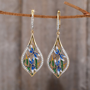 Boucles d'oreilles pendantes en émail motif feuille de libellule pour femme, bijoux de mode champêtre et décontractée pour les vacances - Product Image 4