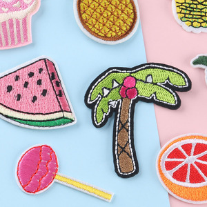 Fournir un style mignon cocotier <span class=keywords><strong>ananas</strong></span> et fruits ordinateur broderie fer <span class=keywords><strong>sur</strong></span> des patchs en tissu pour chapeaux chaussures et vêtements - Product Image 2