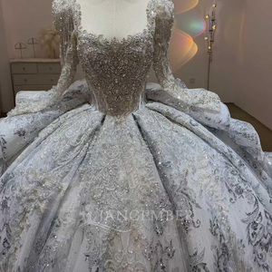 Robes de mariée et de soirée longues pour JJ116, style princesse moderne, à manches courtes, en dentelle, avec fleurs et cristaux - Product Image 5