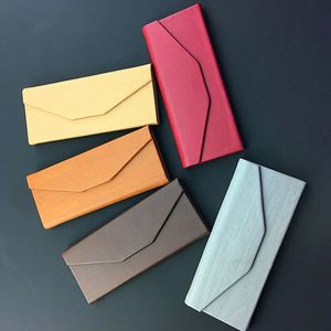 Estuche de Piel Sintética Portátil Personalizado con Logotipo al por Mayor para Gafas, Lentes de Sol, Estuche Plegable Triangular para Gafas - Product Image 3