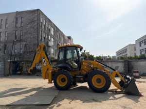 Chargeuse-pelleteuse JCB 4CX d'occasion avec climatisation, haute qualité, faible entretien, prix compétitif, à vendre - Product Image 1