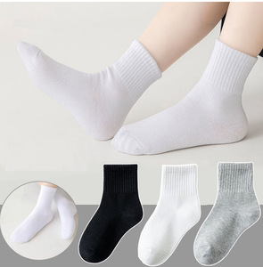 Vớ thể thao trắng trơn giá rẻ bán buôn cho bé gái, bé trai mùa xuân thu, vớ học sinh tùy chỉnh - Product Image 1