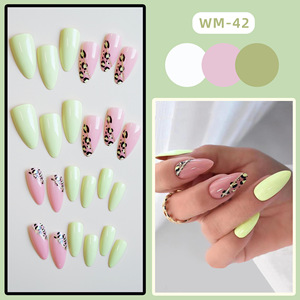 Faux ongles à presser Spring Vibe, forme amande avec imprimé léopard vert néon rose nude et accents dorés, ongles artificiels brillants réutilisables - Product Image 2
