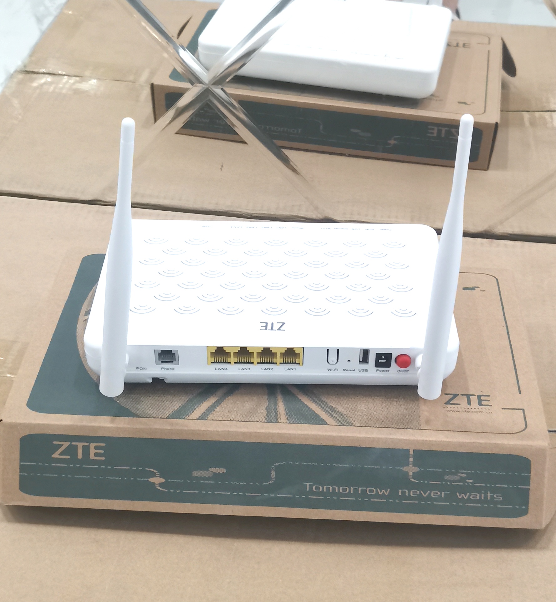 Zte Optical Router ZTE GPON ONU ZXHN F609 FTTH 4GE+1POTS+1USB+WiFi All Gigabit Universal ...
