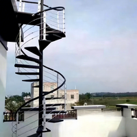 Marches d'escalier en spirale en acier fabriquées par OEM, perforées, antidérapantes, marches de sécurité robustes, marches d'escalier industrielles