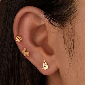 ต่างหูเงินรูปมูสลายเกล็ดหิมะน่ารัก ดีไซน์คริสต์มาสจาก Dylam Ornaments เหมาะสำหรับเทศกาลคริสต์มาส - Product Image 3
