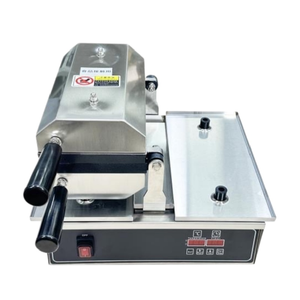 Machine à gaufres automatique en forme d'ours, machine à crêpes compacte pour la restauration de rue et les services de traiteur - Product Image 2