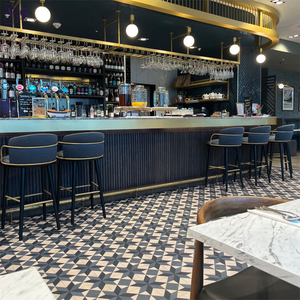 Comptoir de <span class=keywords><strong>bar</strong></span> cannelé personnalisé au design moderne 3D pour la maison, les restaurants et les hôtels - Mobilier commercial résistant à l'eau - Product Image 4