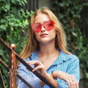 Gafas Sin Montura con Forma de Corazón de Color Caramelo Transparente Lentes de Amor sin Marco - Product Image 2