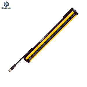 Cortina de Luz de Seguridad C4C-EC09010A10000 con Altura de Protección de 900 mm y Resolución de 14 mm para Protección y Operación de Máquinas de Precisión - Product Image 1