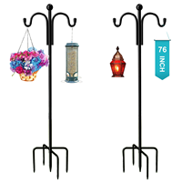 Support de mangeoire à oiseaux en fer forgé avec double crochet de berger, 5 pointes de base réglables, robuste, pour extérieur, lot de 2, 76 pouces, pour plantes suspendues et oiseaux