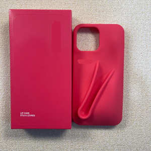 เซ็ตลิปกลอสบำรุงริมฝีปากชุ่มชื้นแบบขายดี พร้อมเคสโทรศัพท์ซิลิโคน ลิปบาล์มขัดริมฝีปากหลากสี บำรุงริมฝีปากสำหรับผู้หญิง - Product Image 6