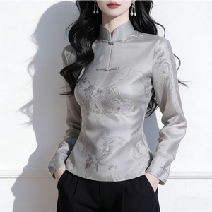 Chemisier gris imprimé style chinois pour <span class=keywords><strong>femme</strong></span>, nouvelle collection printemps 2026, ajusté à la taille, avec boutons grenouille rétro, manches longues - Product Image 3