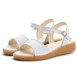 Nueva media Sandalia de cuero clásico blanco de alta calidad para mujer, zapatos de mujer con hebilla de cuña baja, verano 2025, Guangzhou Agent Export - Product Image 1