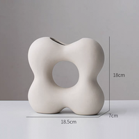 Accessoires de décoration de la maison Vase en céramique nordique créatif en forme de fleur pour cadeau de la Saint-Valentin