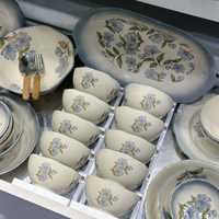 Service de table en céramique bleu floral peint à la main, style crème, avec bord festonné, idéal pour la restauration à la française et les cadeaux