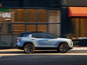 รถยนต์อเนกประสงค์ PHEV ระยะทางวิ่งไกลพิเศษ 155 กม. ยี่ห้อดัง รุ่น Equi <span class=keywords><strong>Nox</strong></span> Plus ปี 2024 ACTIV <span class=keywords><strong>Ultimate</strong></span> กำลังไฟ 140 กิโลวัตต์ แบตเตอรี่ 24.4 กิโลวัตต์ชั่วโมง ถังน้ำมัน 0.72 ลิตร ระยะวิ่ง 100 กม. พร้อมหลังคาพาโนรามา - Product Image 5