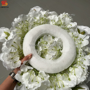 Guirlande Artificielle de Roses Blanches Réalistes Lisses – Vente Flash – Direct Usine pour Cérémonies de Mariage et Décoration d'Événements - Product Image 3
