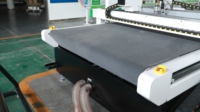 Máquina de corte oscilante con cámara de reconocimiento de cuero genuino para bolsos y carteras