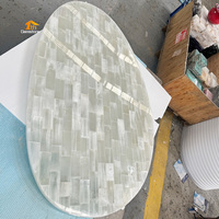 Meubles de luxe sur mesure de forme unique, dessus de table en pierre de quartz selenite blanche naturelle