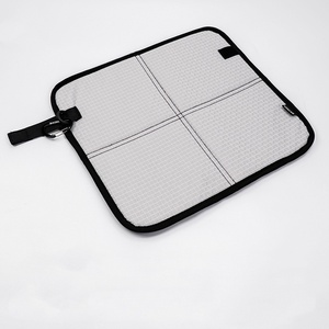 Tapis de pique-nique pliable portable d'extérieur en gros, coussin imperméable et résistant à l'humidité, épais, pour le camping et la randonnée - Product Image 2