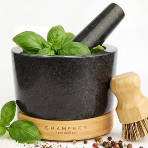 Ensemble mortier et pilon robuste en pierre de granit avec base stable en bambou, pilon extra long - Product Image 1