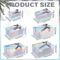 Caja de Regalo Holográfica Portátil Impermeable de Cartón con Tapa y Base, Laminación Brillante y Lazo Plateado de Alta Gama