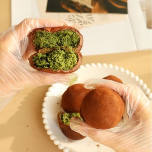 La préparation de mochi est utilisée pour faire du <span class=keywords><strong>chocolat</strong></span> à la pistache de Dubaï, qui a un goût excellent et une texture moelleuse. 25g - Product Image 6