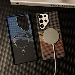 Pour <span class=keywords><strong>Samsung</strong></span> S25 5g S24 S23 <span class=keywords><strong>S22</strong></span> Plus Ultra Mince Texture En Fiber De Carbone Magnétique Sans Fil Charge Peau Sensation Dur Téléphone étui - Product Image 4