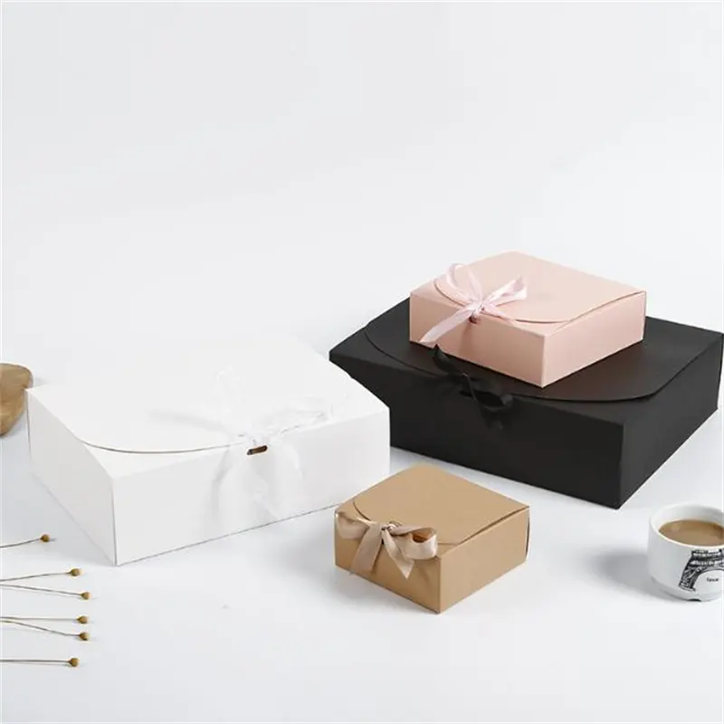 Kreative lila quadratische biologisch abbaubare Karton-Keksverpackungsbox mit Goldfolie bedruckt mit Band für Kekse Süßigkeiten und Lebensmittel