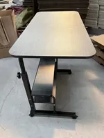 Bureau portable multifonctionnel pour le lit avec table d'ordinateur à roulettes