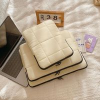 2024 New Arrived Nylon Fabric Square Quilted Laptop Messenger Bag Custom Logo & Color Custom Handle Lightweight Zip Closure