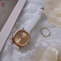 Jam tangan persegi minimalis ala Korea untuk pelajar wanita, tali tipis bergaya, dial kecil, jam tangan kuarsa elegan.