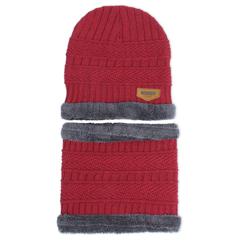 สีแดงเข้ม